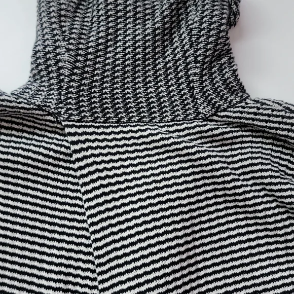Cabi Fergie Chunky Split Hem Cowl Neck Wrap Sweater In Black White/Size M. - Picture 8 of 10